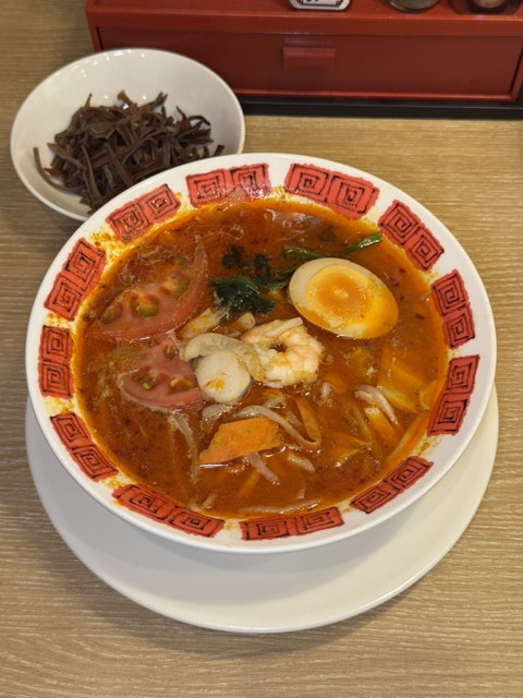 蟹小籠包入り！海鮮麻辣湯